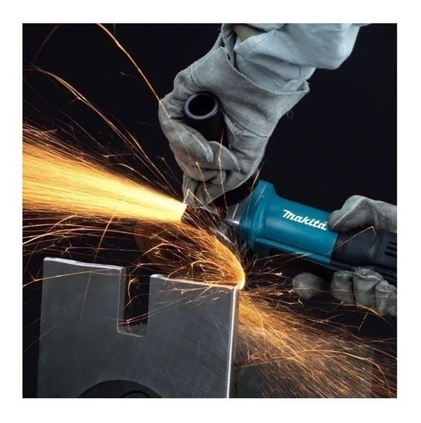 Pulidora Miniesmeriladora 840w 4 - 1/2'' 9557hpyg Makita + Kit - Flash $ales